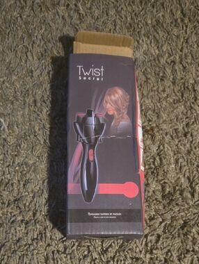 Twist Secret Curling Tool in Black and Pink